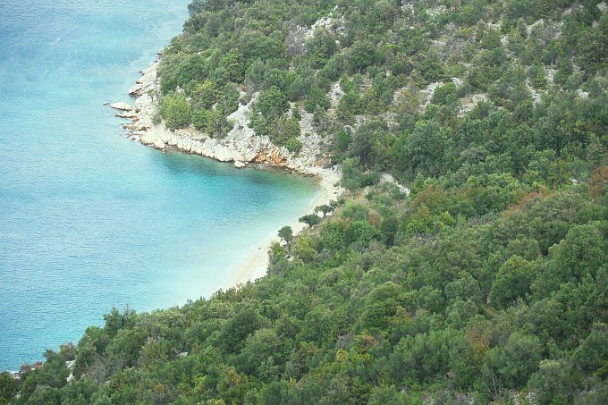 220_Strand_in_der_Bucht_von_Valun.jpg