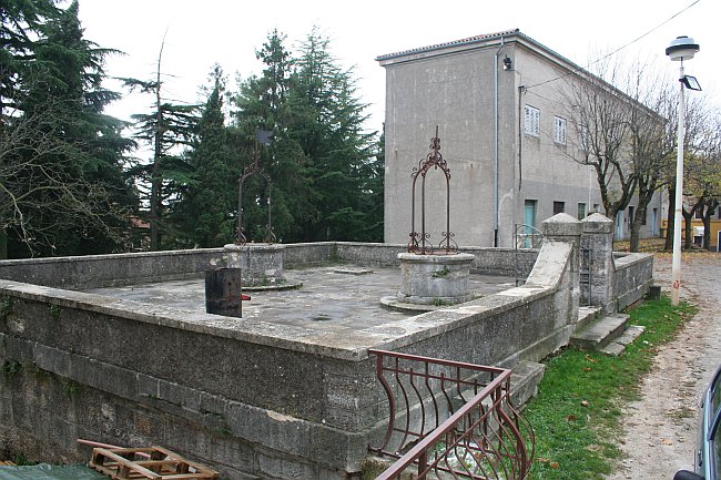ZMINJ_Brunnen_IMG_1637.jpg
