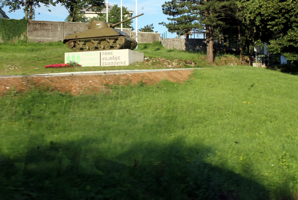 f11734833t529369p7826625n4.jpg