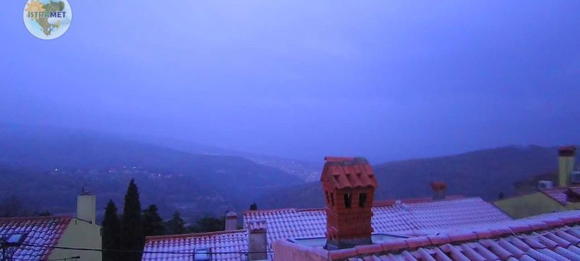 lg_68643_webcam_3_820x370.jpg