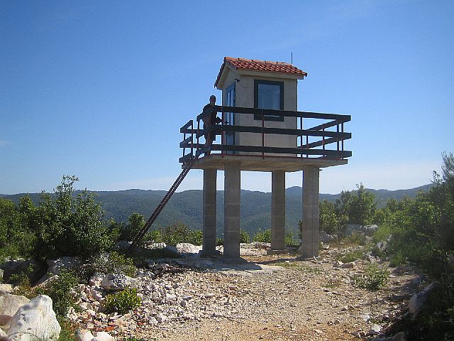 holzturm1.jpg