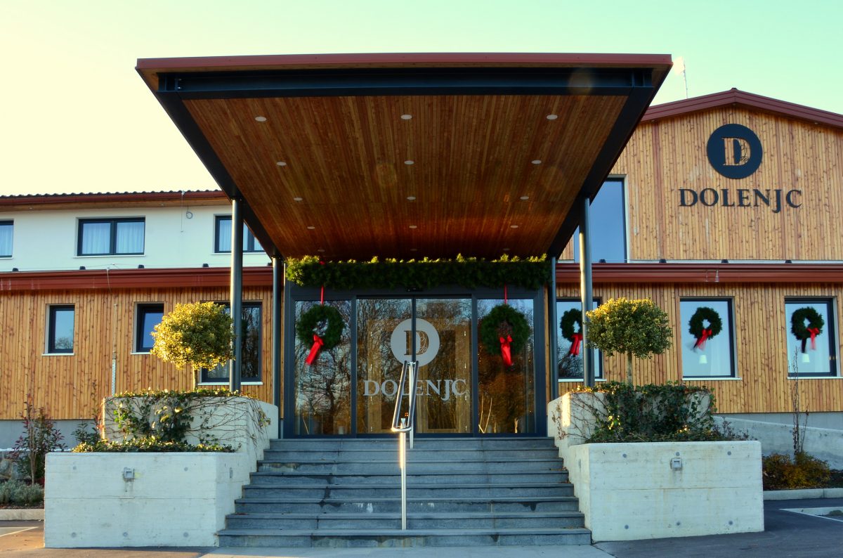 www.hotel-dolenjc.si