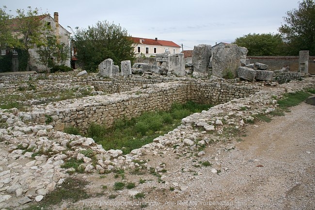 NIN_Roemische_Tempelruine_IMG_1229.jpg