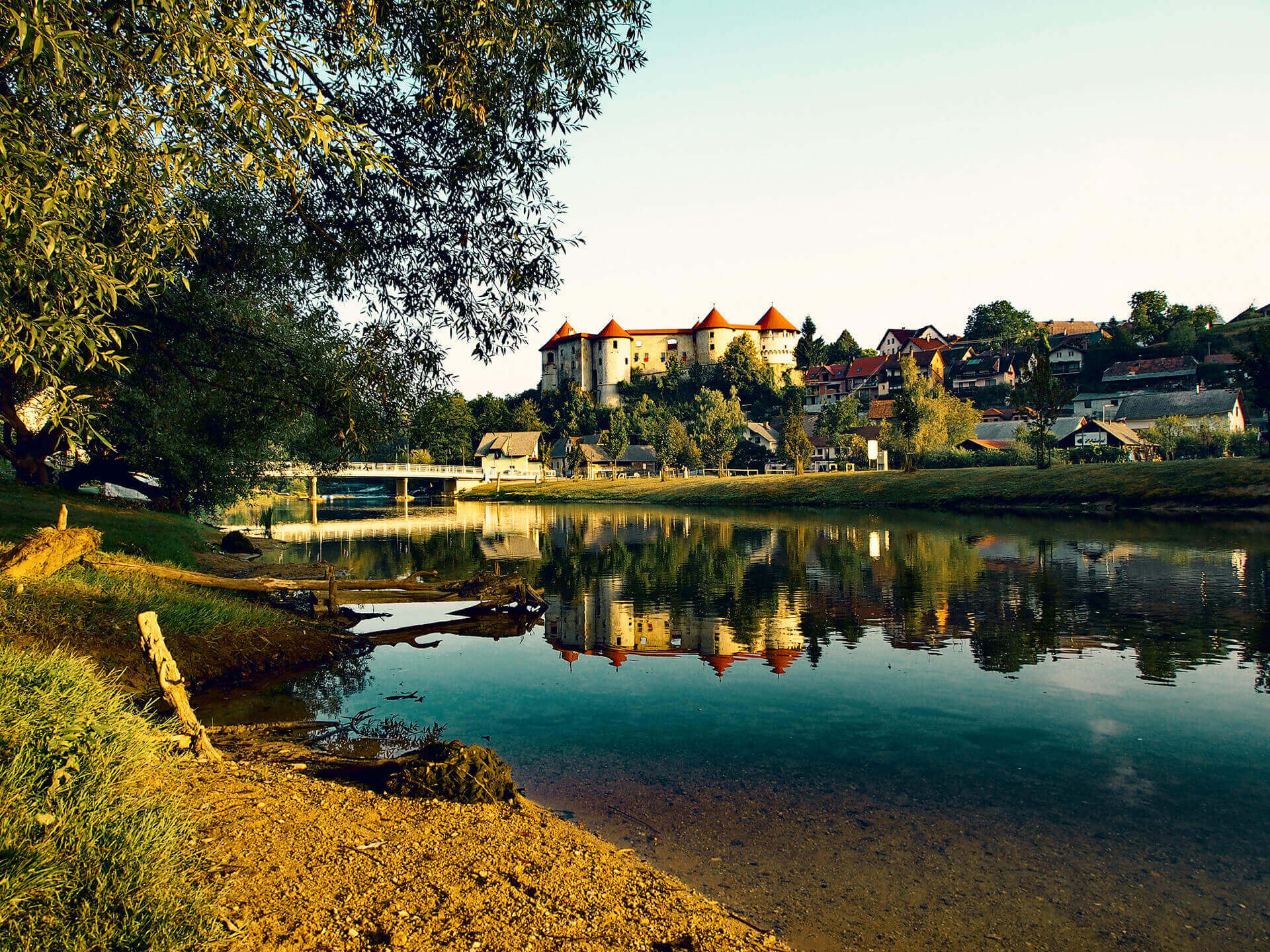 www.zgodovinska-mesta.si