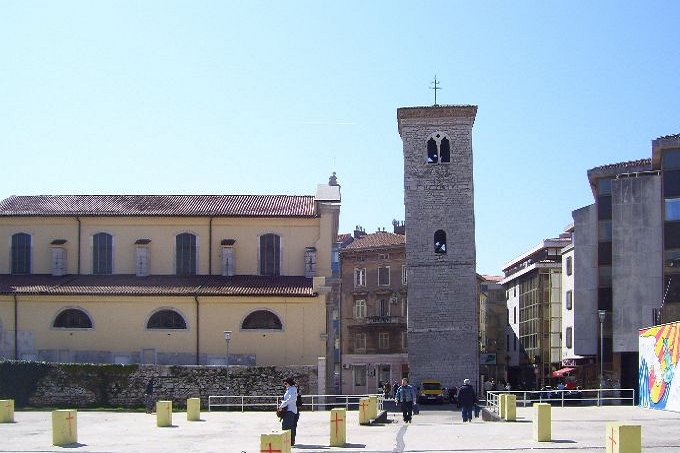 54_Kirche_Maria_Himmelfahrt_und_schiefer_Turm__ShiftN.jpg