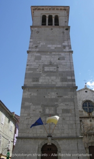 Campanile-Pfarrkirche_St._Maria_in_Schnee.jpg