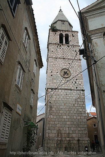 VRBNIK_Pfarrkirche_der_Hl_Maria_Glockenturm_2008IMG_8462.jpg