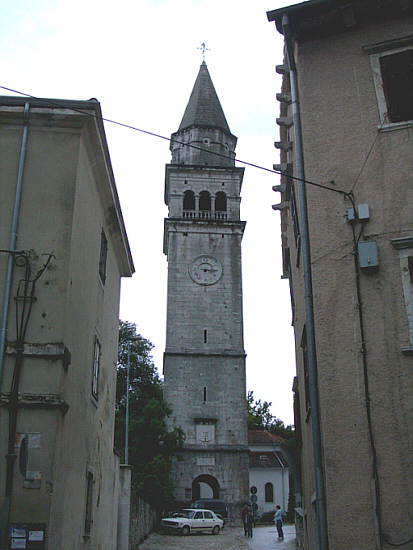 Pazin_-_Pfarrkirche_Hl._Nikolaus_upna_crkva_Sv._Nikole.jpg