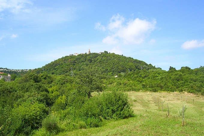 07_Wanderweg_Blick_auf_Labin.JPG