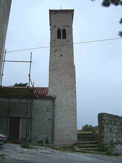 Plomin_-_Kirche_Sankt_Georg_Crkva_Sv._Jurja.jpg