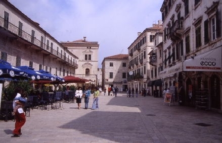 FORUM_u2004-0350_KOTOR-Waffenplatz.jpg