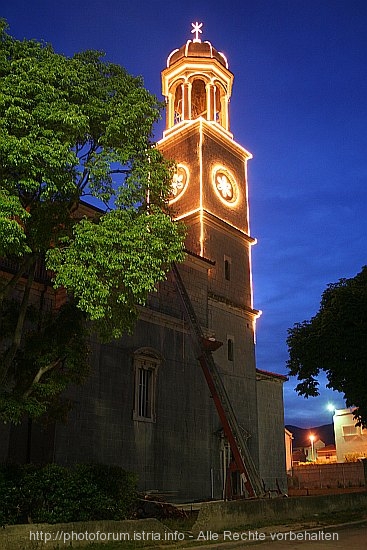 KASTEL_STARI_Kirche-Nacht.jpg