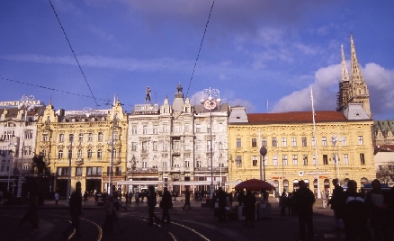 Kopie_von_u2004-12-29-249_Zagreb-Donji_Grad-Platz_Trg_Bana_Jelacica.jpg