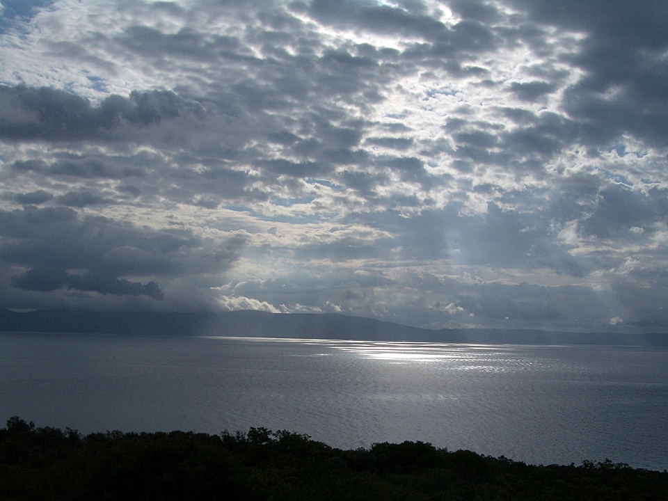 Wolken_ber_der_Insel_Cres2.jpg