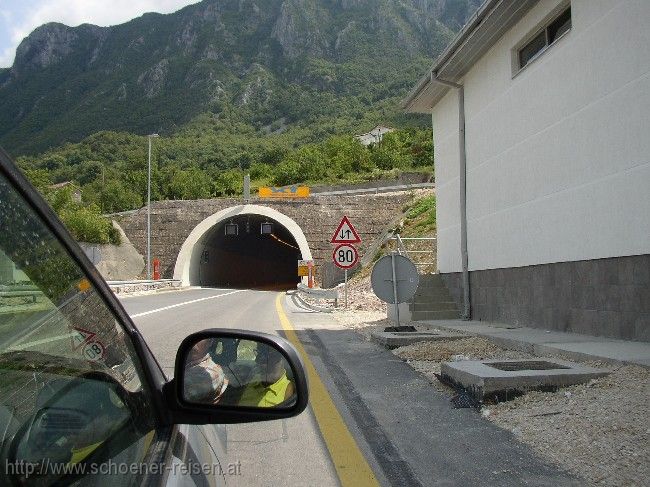 yyTunnel.jpg