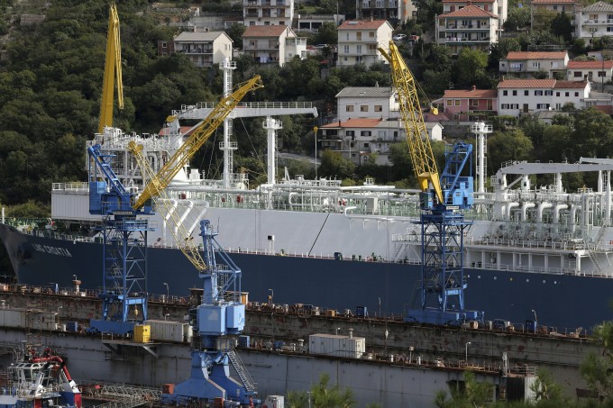 Das schwimmende LNG-Terminal in Omišalj auf Krk (Aufnahme vom Oktober 2020)